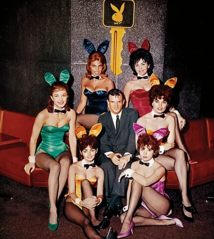 Темна сторона особняка Х'ю Хефнера: моделі Playboy про їхнє складне життя в ролі “зайчиків”-430x480