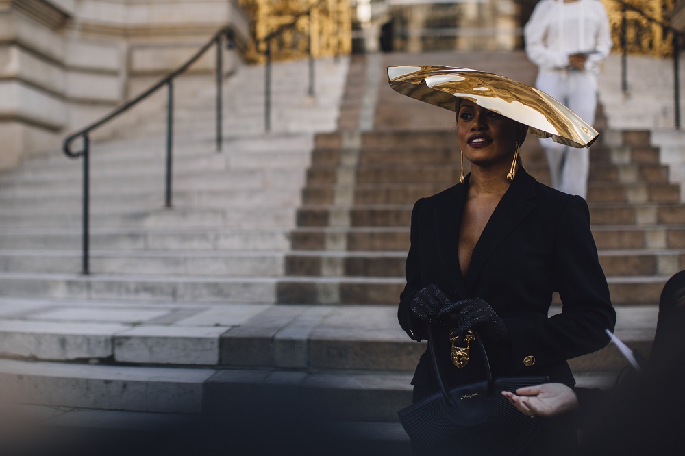 Підвищені очікування: Streetstyle гостей Тижня моди у Парижі Haute Couture 2022-Фото 7