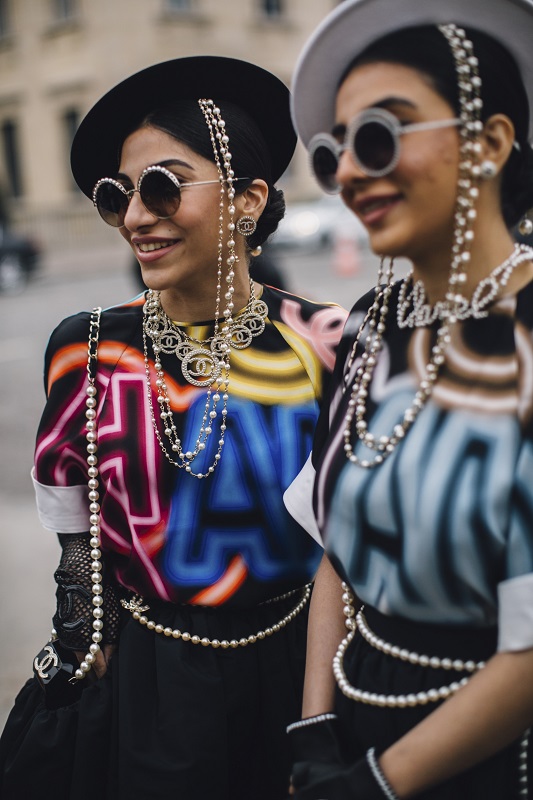 Повышенные ожидания: Streetstyle гостей Недели моды в Париже Haute Couture 2022-Фото 6