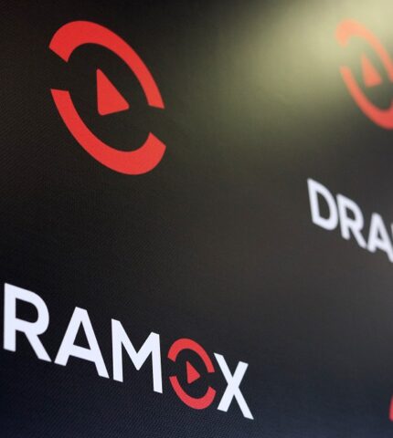 В Україні з’явився перший онлайн-театр DRAMOX з кращими українськими постановками-430x480
