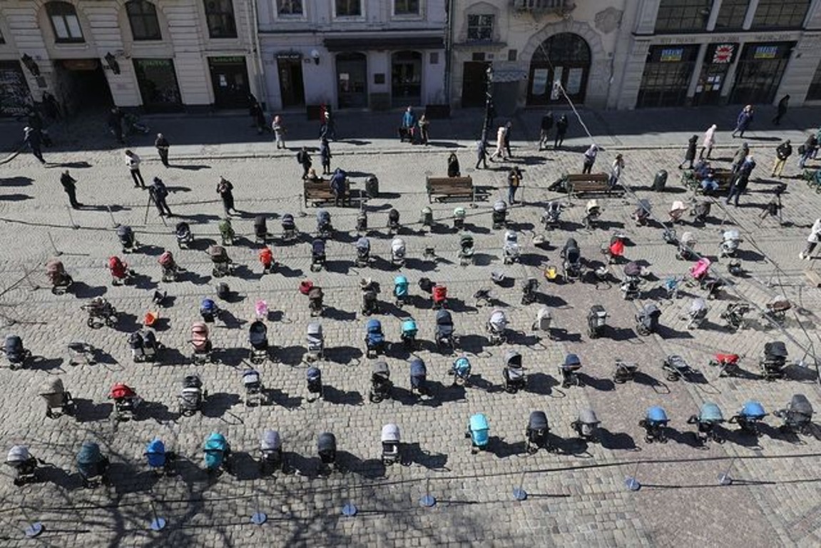 Акції протесту в підтримку України, які закарбуються в пам’яті: від Польщі до Америки-Фото 1