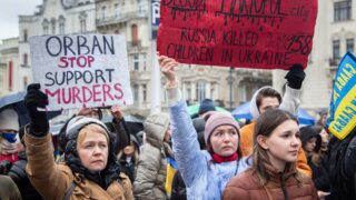 Марш українських матерів пройшов у Будапешті напередодні виборів-320x180