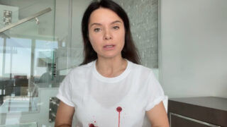 Лілія Подкопаєва в футболці зі «слідами» від розстрілу закликала лідерів світу допомогти Україні-320x180