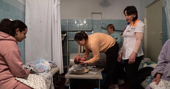 Українські медики рятують життя під час війни-Фото 2