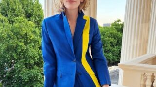 Кейт Бланшетт у костюмі в кольорах українського прапора-320x180