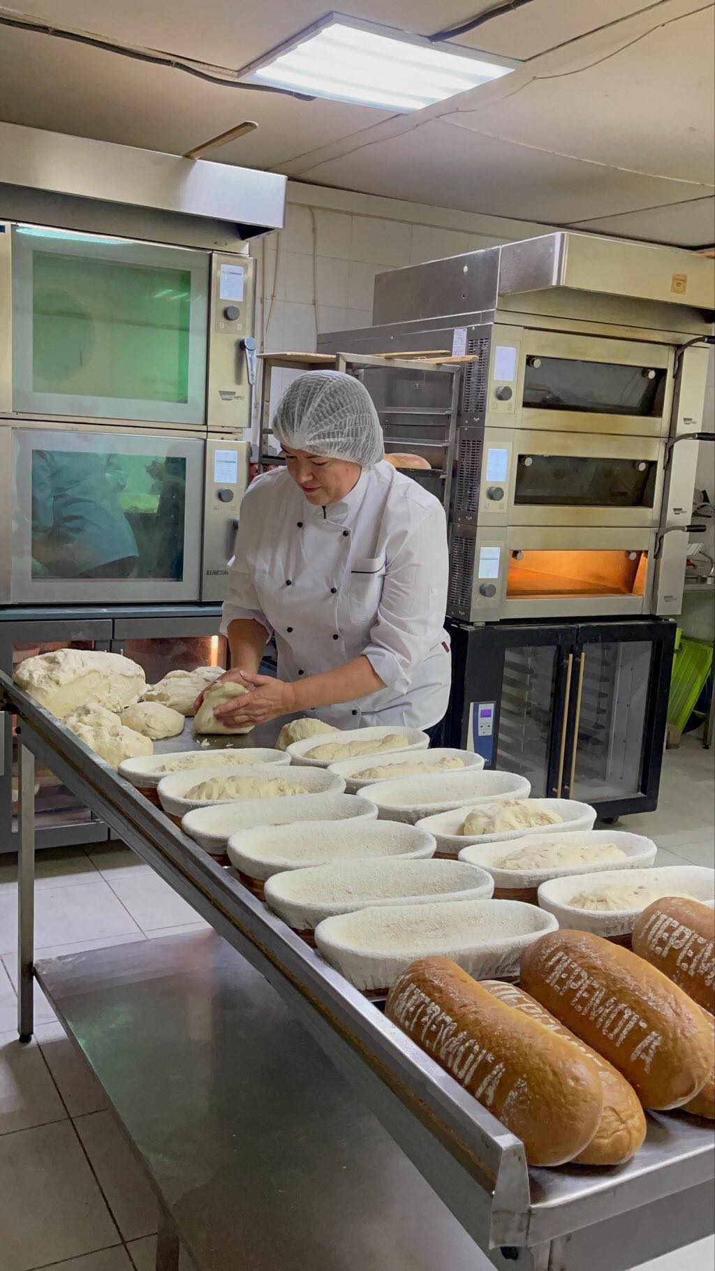 Нагодувати будь-якою ціною: три невигадані історії жінок-волонтерок, що печуть хліб для українців-Фото 2