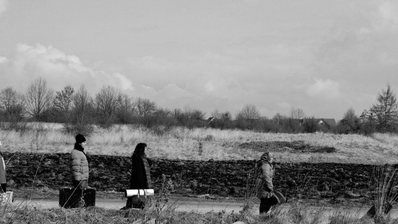 СЛУХ випустити документальний фільм «Далі» — про жінок, які залишили домівки через війну-Фото 3