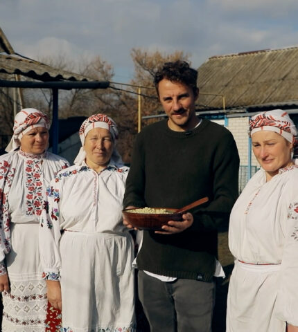 Small Talk: шеф-кухар та дослідник української кухні Євген Клопотенко про новий проєкт ЗА́ПАЛЄвген Клопотенко-430x480