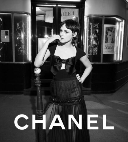 Новая прическа Кристен Стюарт в кампейне Chanel SS’23-430x480
