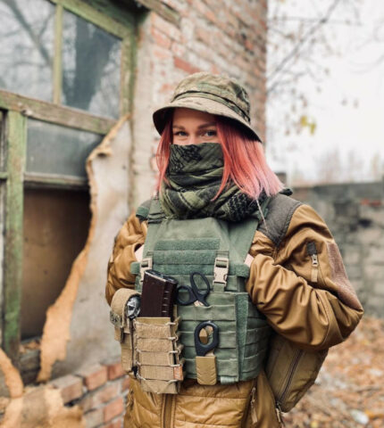 Український бренд Rikky Hype віддав свою сторінку в instagram військовій-430x480