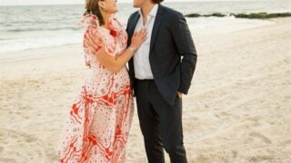Весільні клопоти: Онучка Джо Байдена вийшла заміж у сукні від Ralph Lauren-320x180