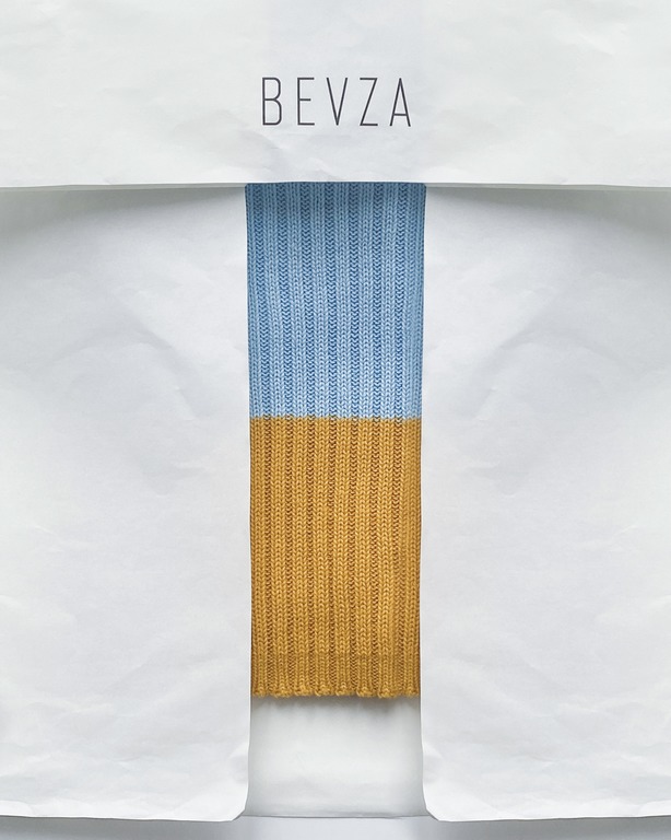 Натхненний подіями Революції гідності та картиною Марко Ротко: BEVZA презентувала жовто-блакитний свитер-Фото 4