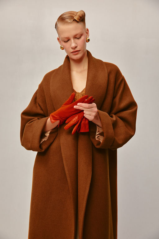 Короткі оверсайз пальто із брюками кльош, затишні кардигани у поєднанні з корсетам в новій зимовій колекції J’amemme-Фото 1