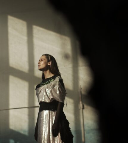 Аlina Pash презентувала перший сингл із нового альбому. Про віру та єдність у нові часи.-430x480