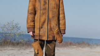 Куртка-авіатор, гіпероверсайз-бомбер, дублянка-кейп у зимовій колекції бренду KULAKOVSKY, що присвячена спогадам про дитинство-320x180