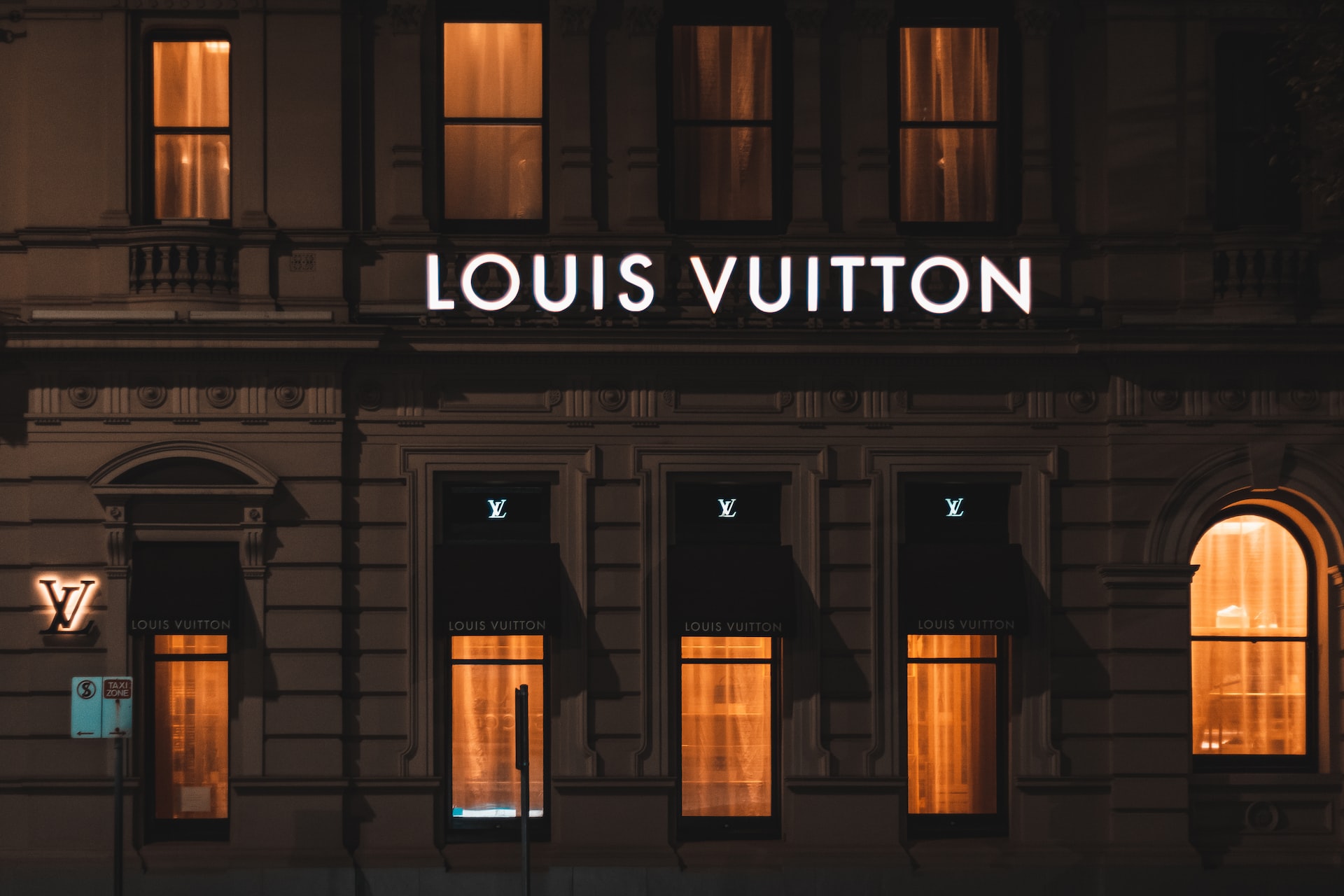 LVMH змінює керівництво в Louis Vuitton та Dior