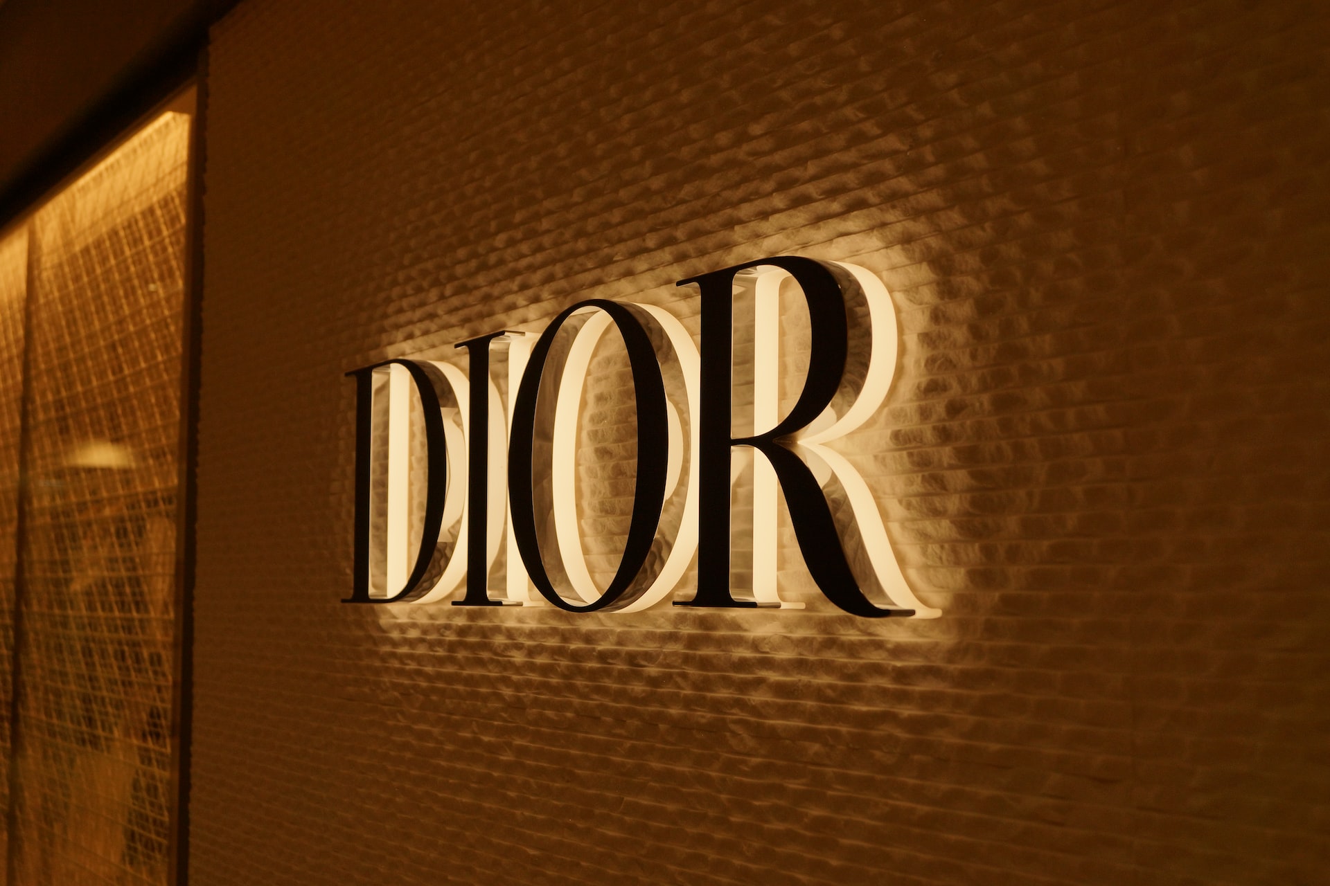 LVMH змінює керівництво в Louis Vuitton та Dior