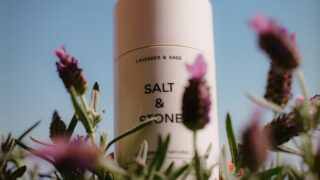 На перетині науки та природи: бренд органічного догляду за шкірою Salt & Stone тепер в Україні-320x180