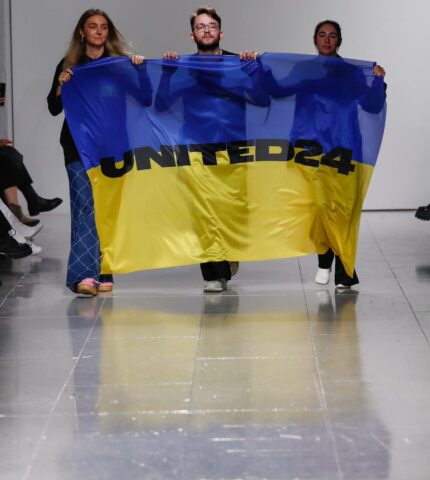 Українські бренди KSENIASCHNAIDER, PASKAL та FROLOV представили свої колекції на London Fashion Week-430x480