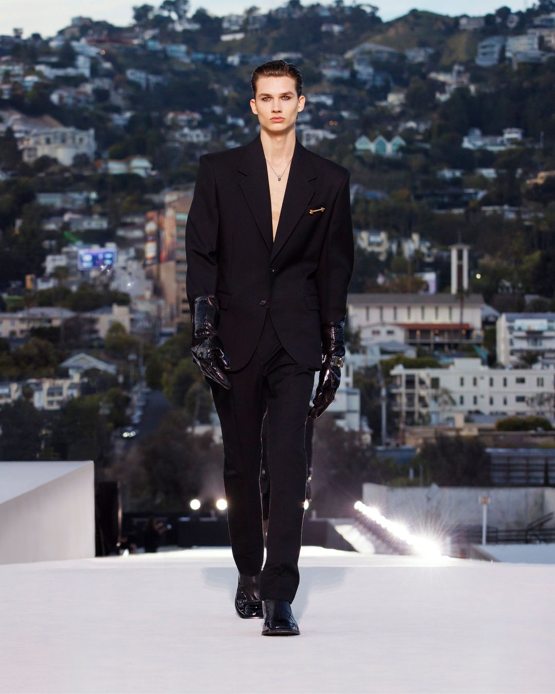 Голлівудська колекція: Versace осінь-зима 2023-2024 - фото 16