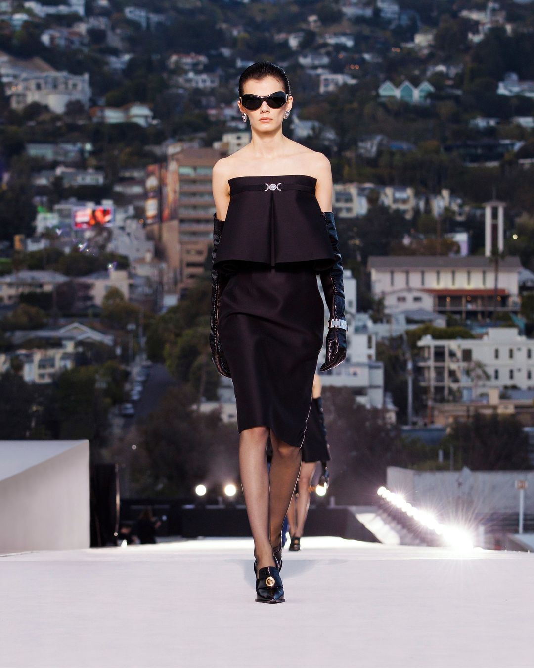 Голлівудська колекція: Versace Осінь-Зима 2023-2024-Фото 18