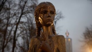 Франція признала Голодомор геноцидом українського народу-320x180