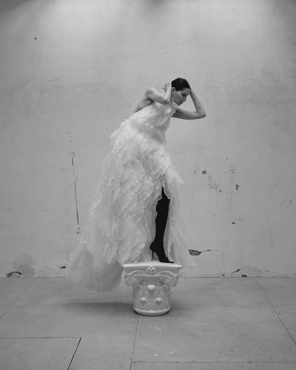 3D-сукні та напівпальто з візуальним ефектом меху у весняній колекції J'amemme-Фото 12
