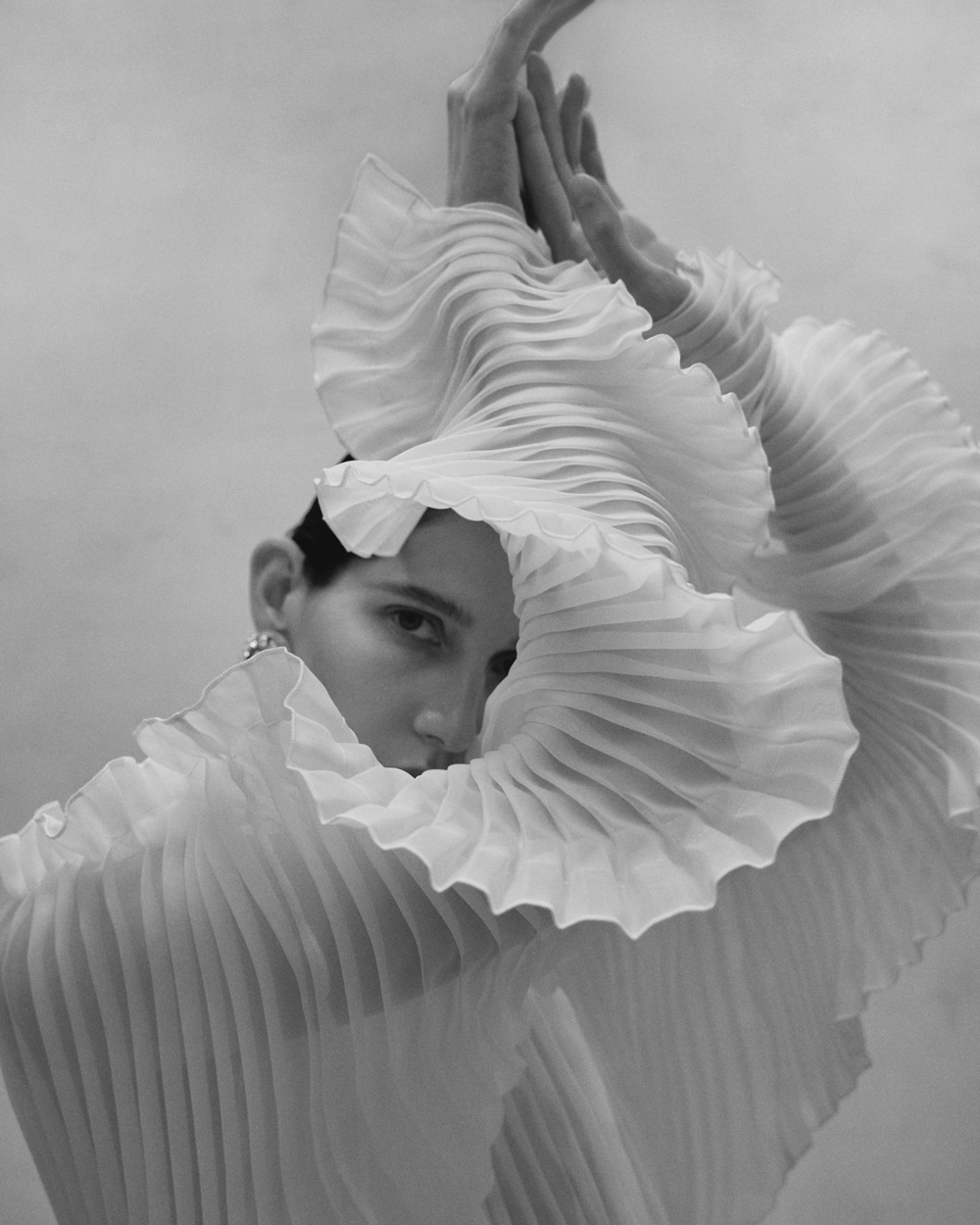 3D-сукні та напівпальто з візуальним ефектом меху у весняній колекції J'amemme-Фото 16