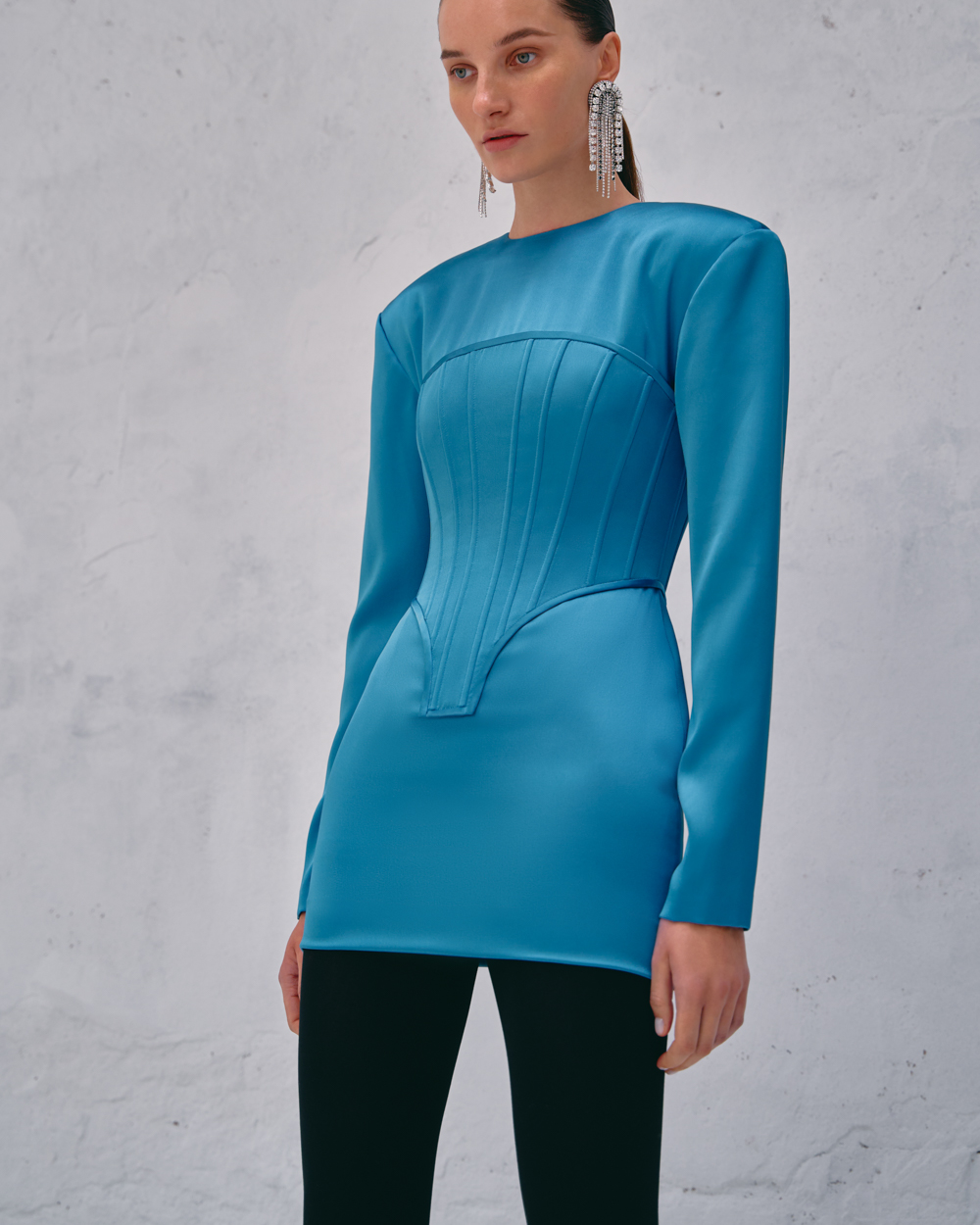 3D-сукні та напівпальто з візуальним ефектом меху у весняній колекції J'amemme-Фото 3