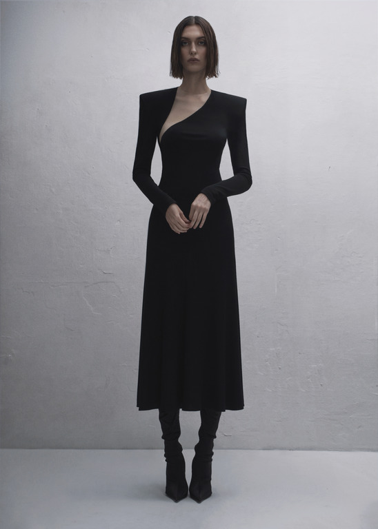 Культові жакети GUDU, сукні зі сміливими вирізами у новій колекції бренду-Фото 1