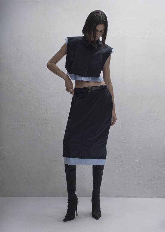 Культові жакети GUDU, сукні зі сміливими вирізами у новій колекції бренду-Фото 12