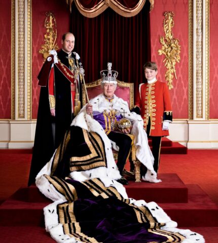 король Чарльза принц Вільям принц Джордж офіційний портрет
