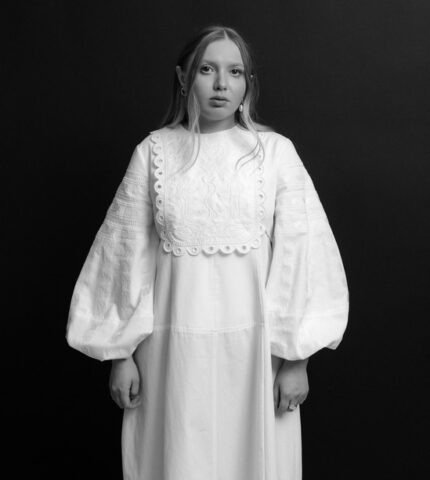 Про що жінка мовчить: Марія Квітка, фольклористка, співачка, художниця з костюмів-430x480