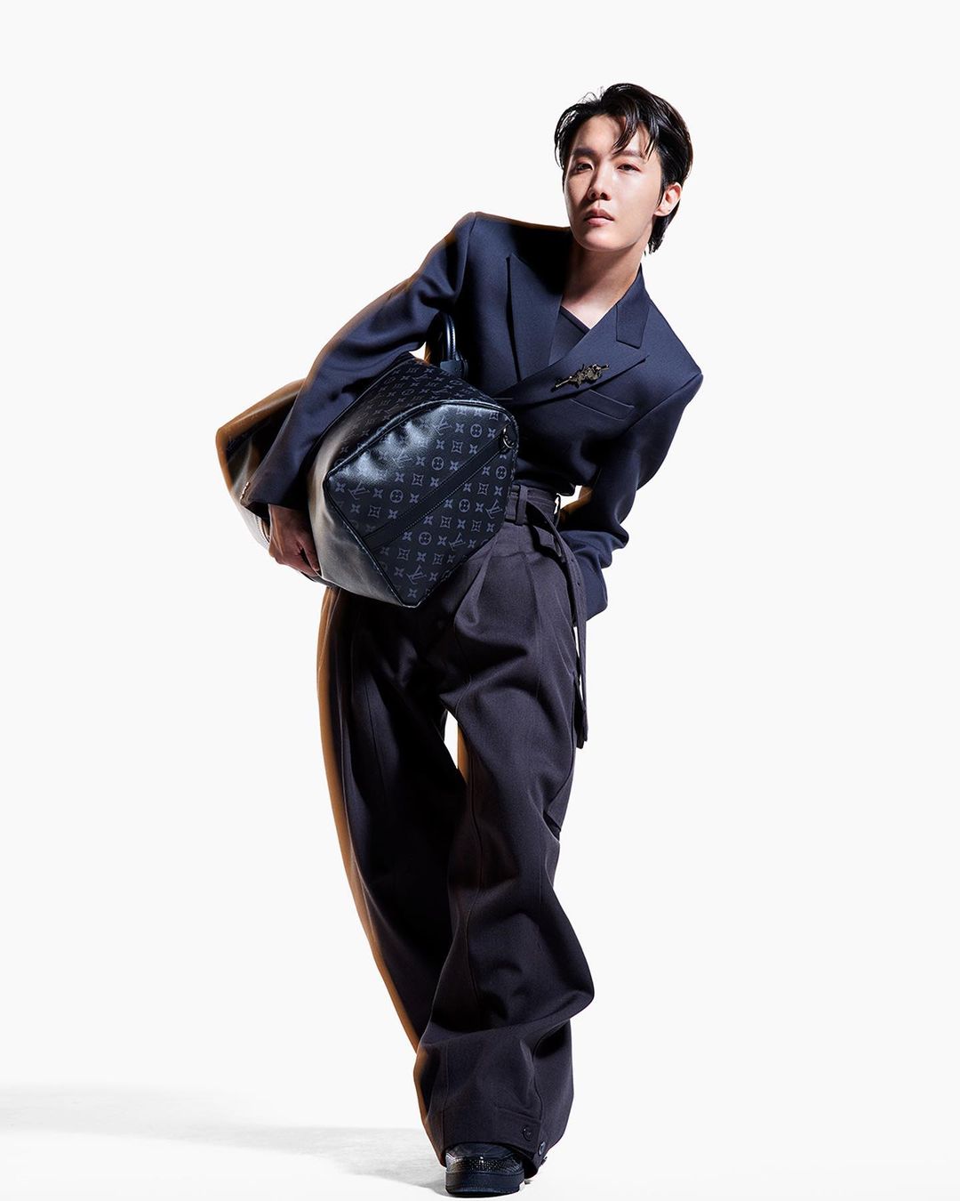 Джей-Хоуп BTS реклама Louis Vuitton Keepall