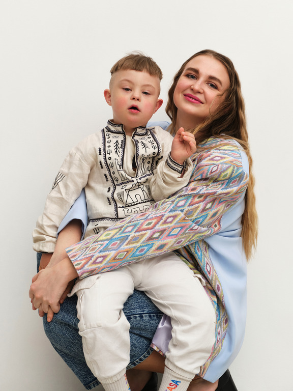 Український бренд OUN дизайнерки Вікторії Крутік запускає благодійний проект у підтримку «сонячних дітей»-Фото 3