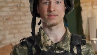 Чоловік говорити: Олександр Будько, боєць ЗСУ із позивним «Терен»-320x180