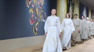 Українська художниця створила декорації для показу Dior-320x180