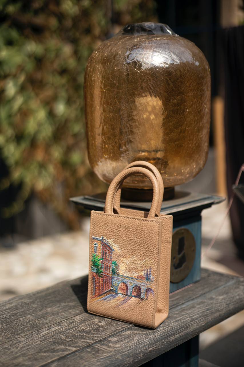 Бренд Étape створивши лімітовану колекцію сумок: прибуток піде на благодійність-Фото 5