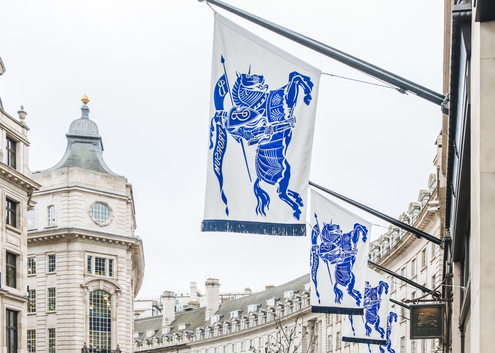 Burberry прикрасити Лондон під час Тижня моді-Фото 1