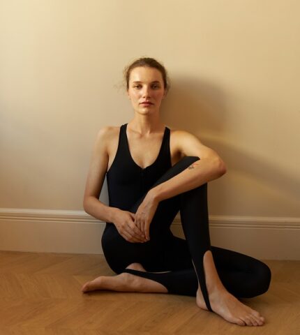 Бренд NOTICA представляє нову спортивну колекцію Yoga essentials-430x480