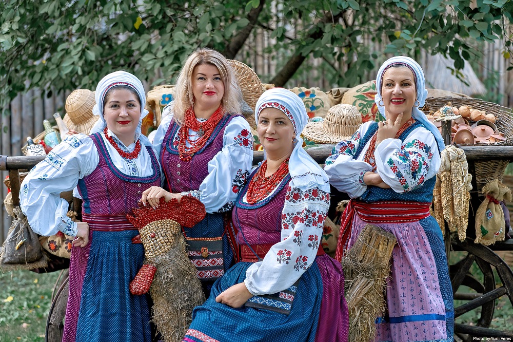 На Київщині розпочали Всеукраїнський день традиційного українського одягу-Фото 1