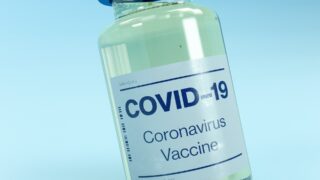 Бустерна доза щеплення проти COVID-19: кому рекомендують робити-320x180