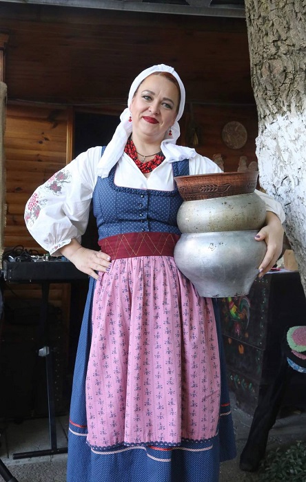 На Київщині розпочали Всеукраїнський день традиційного українського одягу-Фото 5