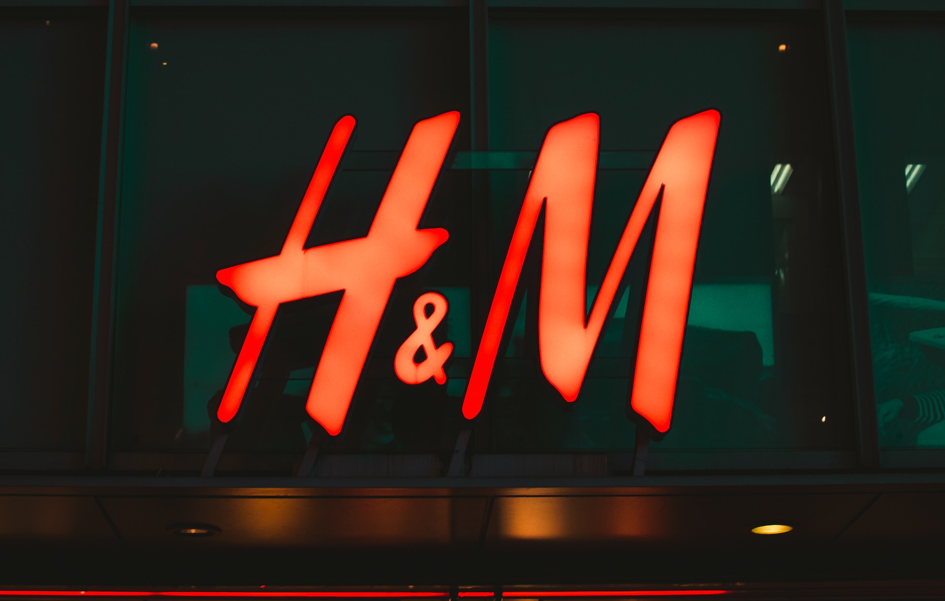 H&M повернеться в Україну наприкінці листопаду