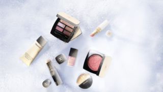 Новинка від Chanel: лімітована колекція макіяжу Les Beiges Winter Glow, присвячена зимовому відпочинку у горах-320x180