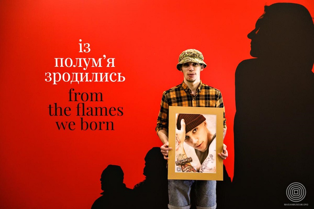 “Із полум’я зродились”: у Львові відкривається виставка про Героїв сьогодення-Фото 4
