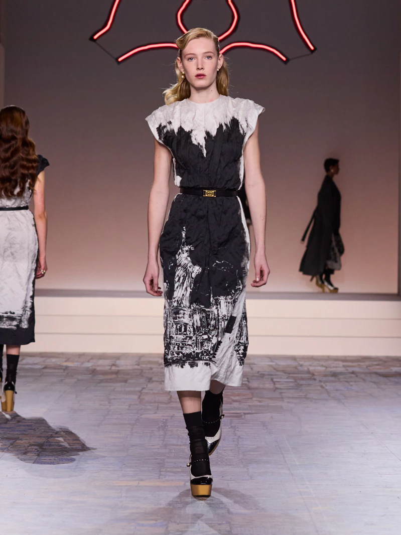 Dior показали колекцію Осінь 2024 у Бруклінському музеї-Фото 16