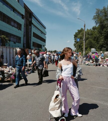 Барахолка Rikky Hype: благодійна подія на блошиному ринку Києва-430x480
