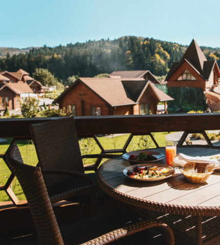 TAOR Karpaty Resort & Spa – новий рівень відпочинку в Карпатах: що пропонує сучасний курорт у серці гір-430x480
