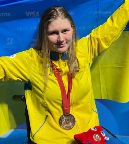 Плавчиня Анна Гонтар друга медаль України Паралімпіада-2024